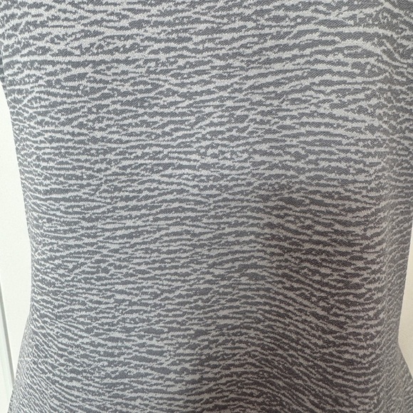 Lululemon Tank Top Grey - Picture 9 of 10